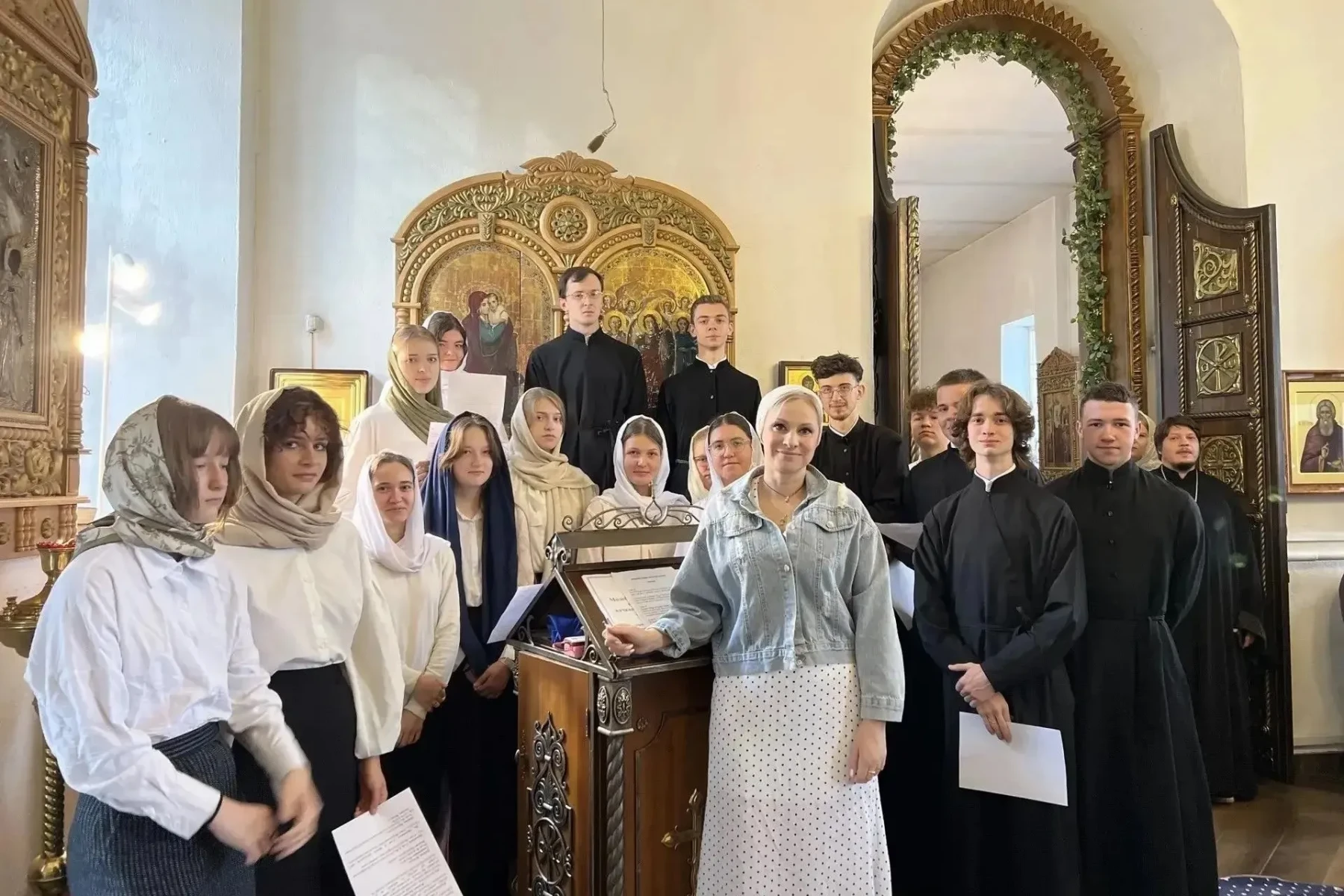 В Покровском храме Смоленской семинарии совершили молебен на начало учебного года. В Покровском храме Смоленской семинарии совершили молебен на начало учебного года.