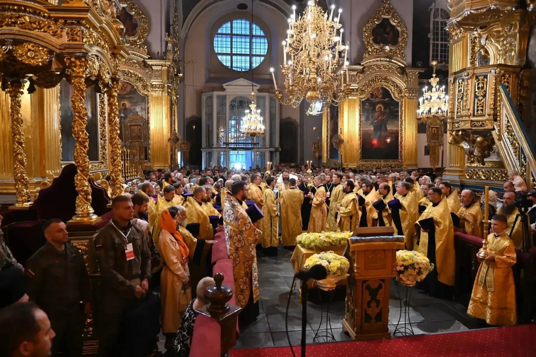 Смоленск принял великую христианскую святыню: в город привезли десницу святителя Спиридона. Смоленск принял великую христианскую святыню: в город привезли десницу святителя Спиридона.