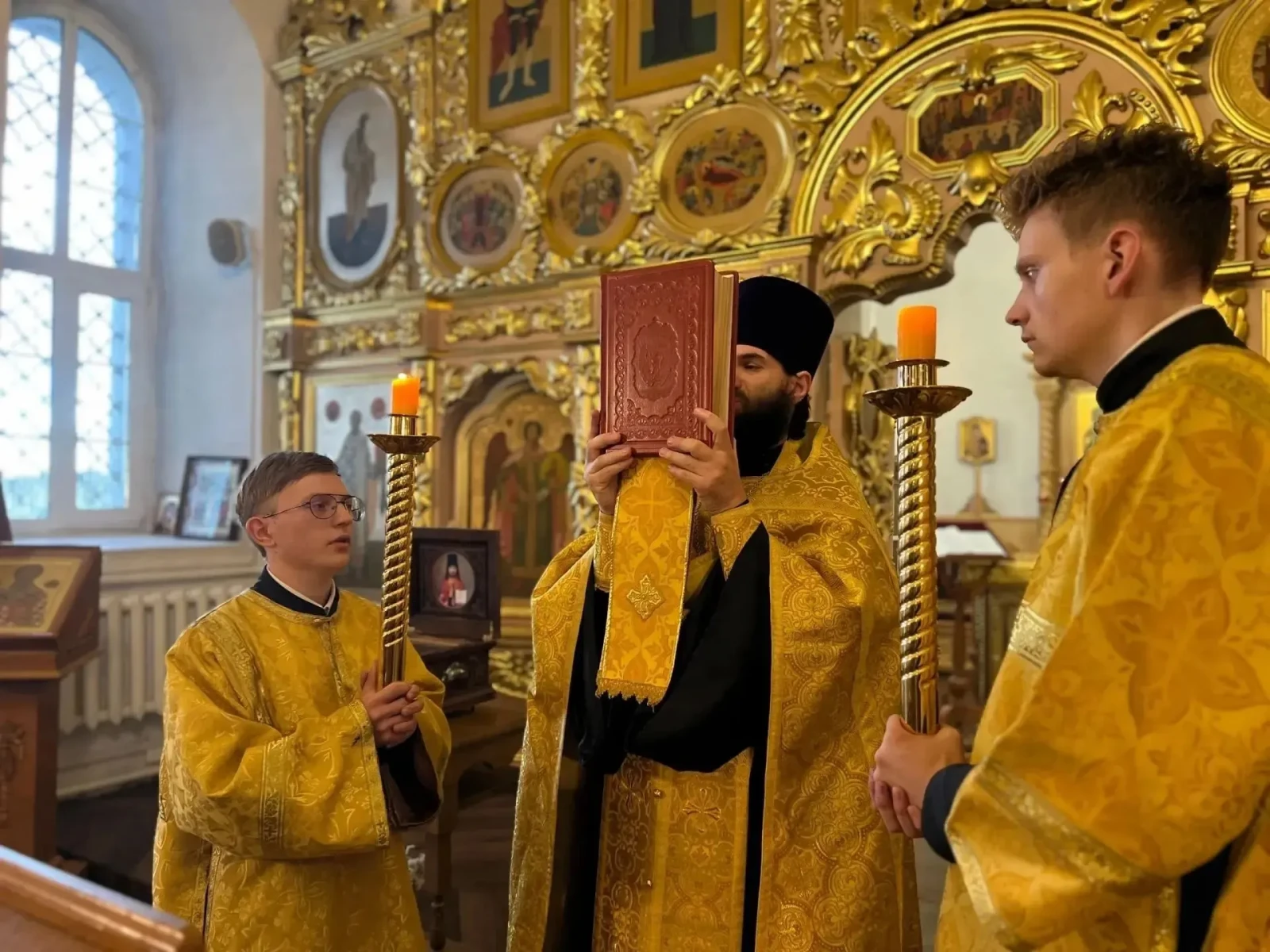 Всенощное бдение в неделю 14-ю по Пятидесятнице. Всенощное бдение в неделю 14-ю по Пятидесятнице.