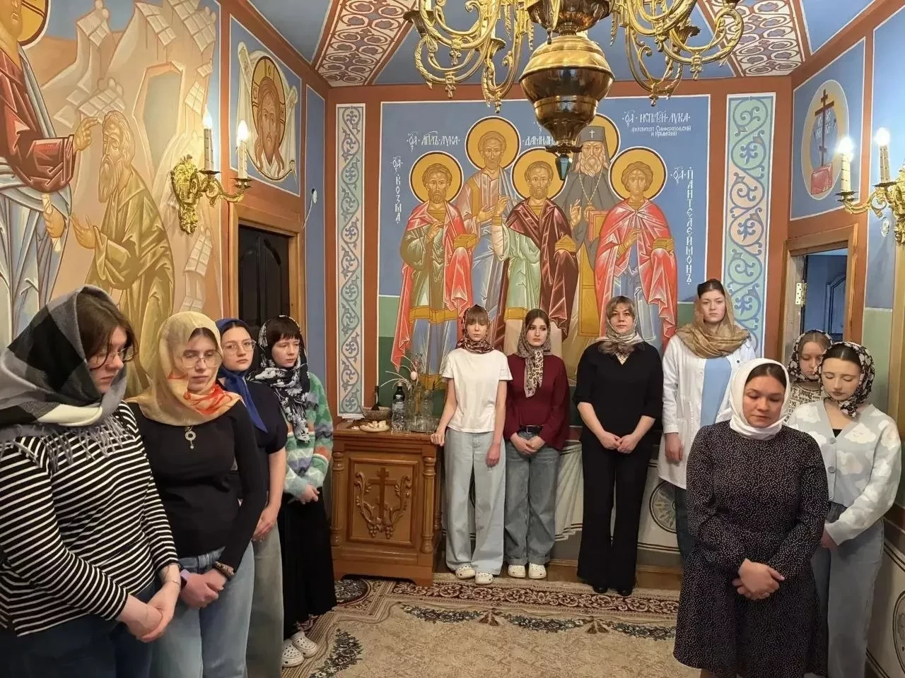 Божественная Литургия в домовом храме медицинского колледжа Божественная Литургия в домовом храме медицинского колледжа