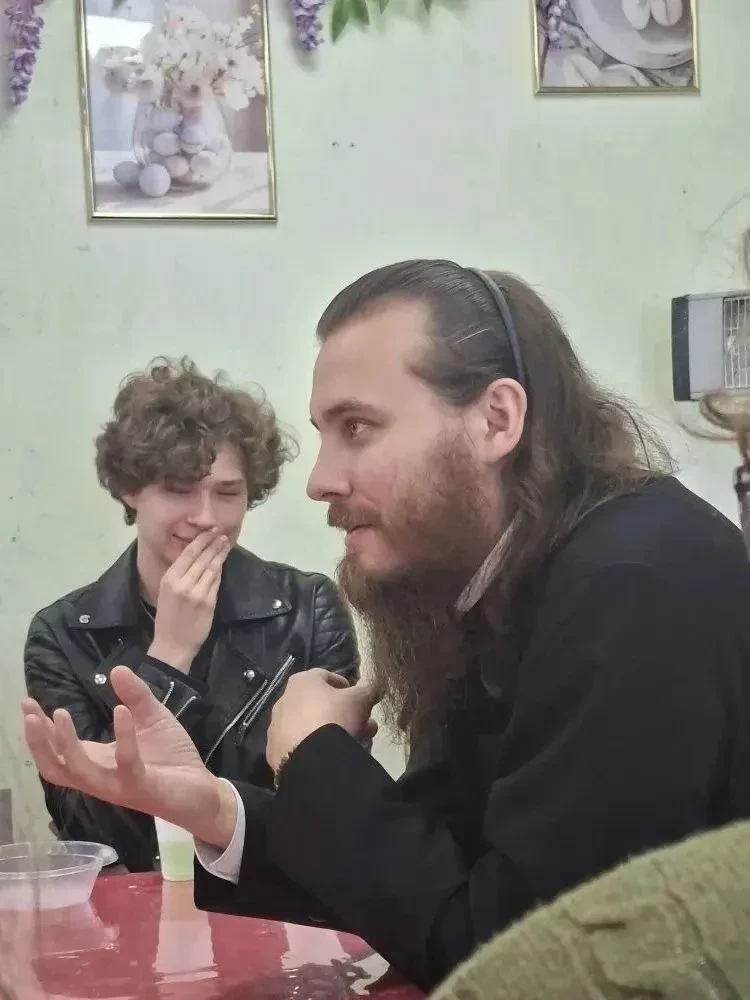 Студенты-социологи СмолГУ посетили храм Воскресения Словущего Студенты-социологи СмолГУ посетили храм Воскресения Словущего